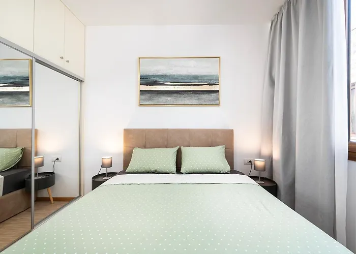 The Rustic Lane - Old Town Apartment *